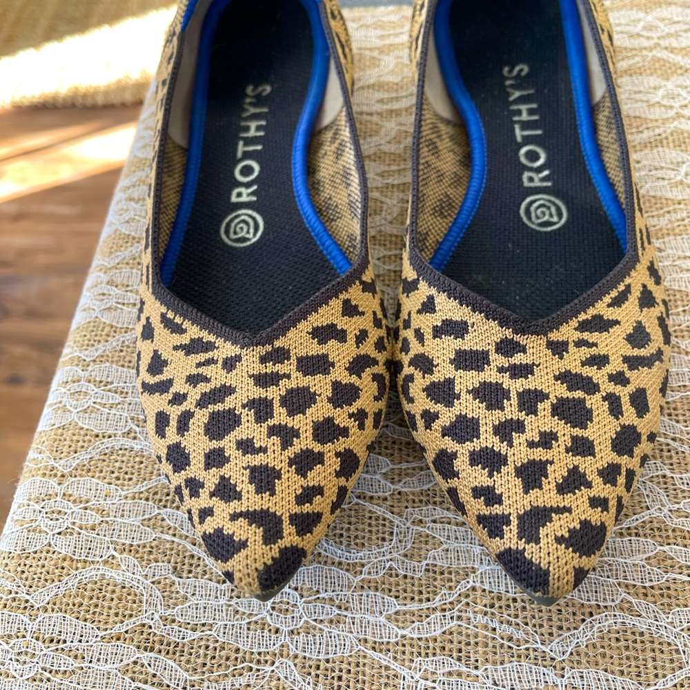 Rothy’s size 8 flats rare leopard print knit. Comfortable and worn once,like new